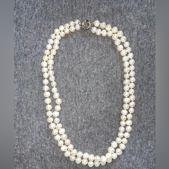 Two row fresh water Pearl necklace with rose clasp - Picture 1 of 3